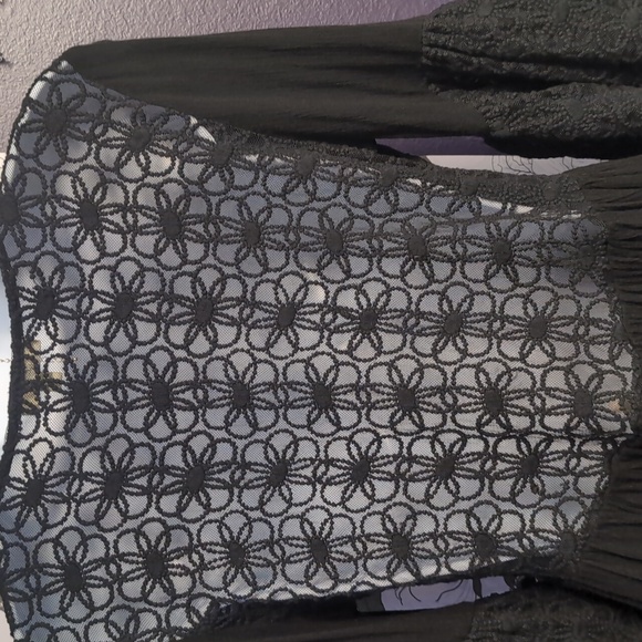 Kori Flower Lace Top - Picture 6 of 7